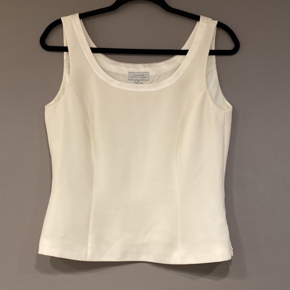Tahari Arthur S. Levine Top Size 6 - Picture 5 of 8